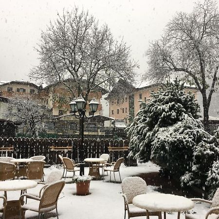 Albergo Garni Cavento Pinzolo Bagian luar foto