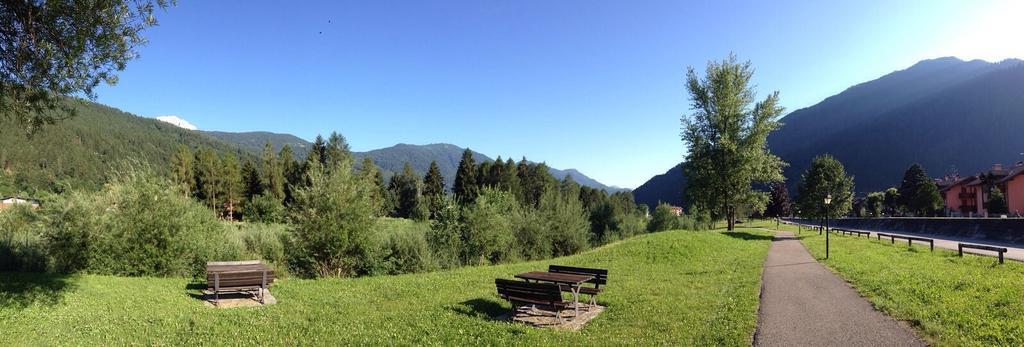 Albergo Garni Cavento Pinzolo Bagian luar foto