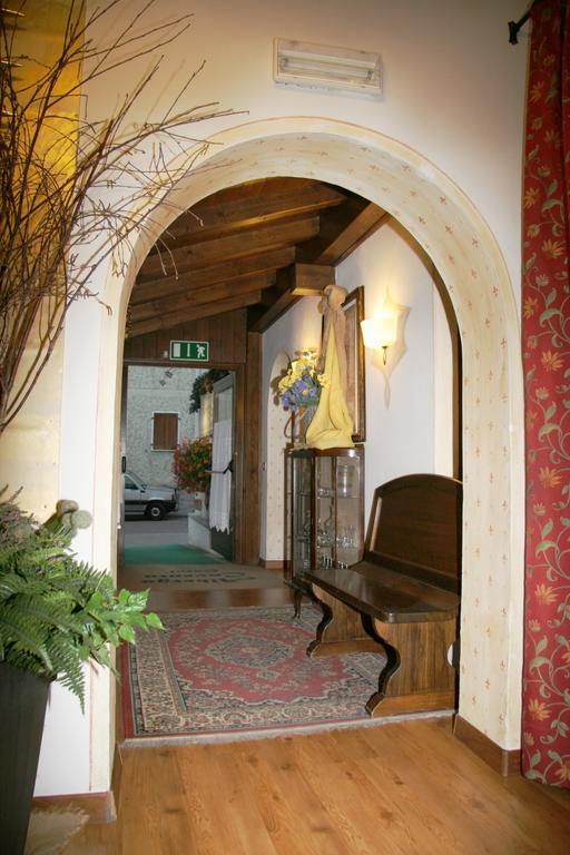 Albergo Garni Cavento Pinzolo Bagian luar foto