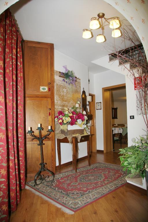 Albergo Garni Cavento Pinzolo Bagian luar foto