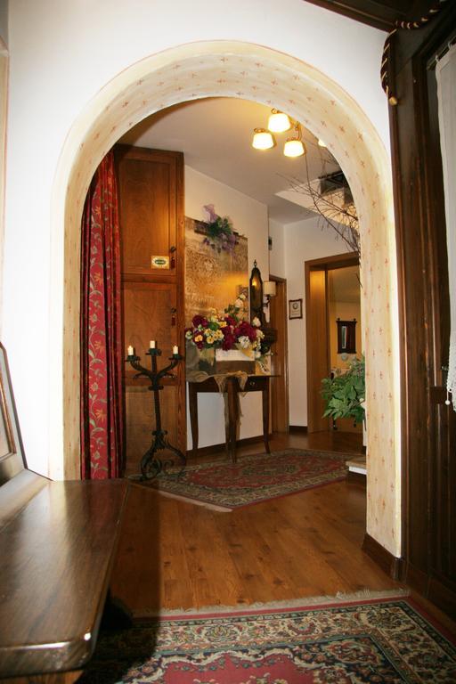 Albergo Garni Cavento Pinzolo Bagian luar foto