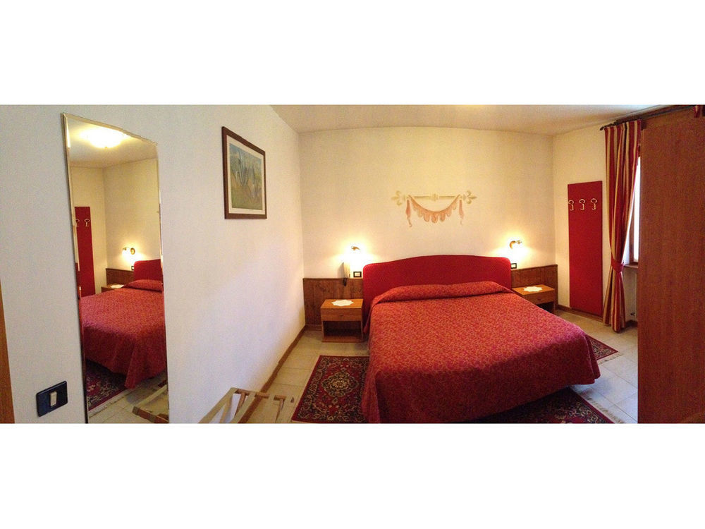 Albergo Garni Cavento Pinzolo Bagian luar foto