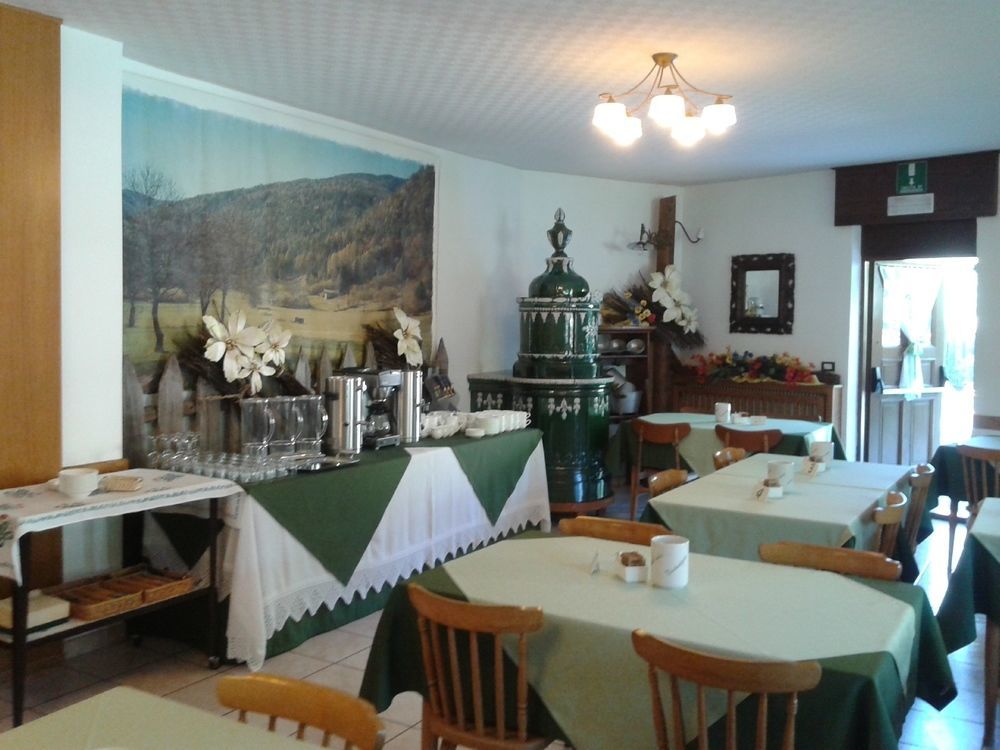 Albergo Garni Cavento Pinzolo Bagian luar foto