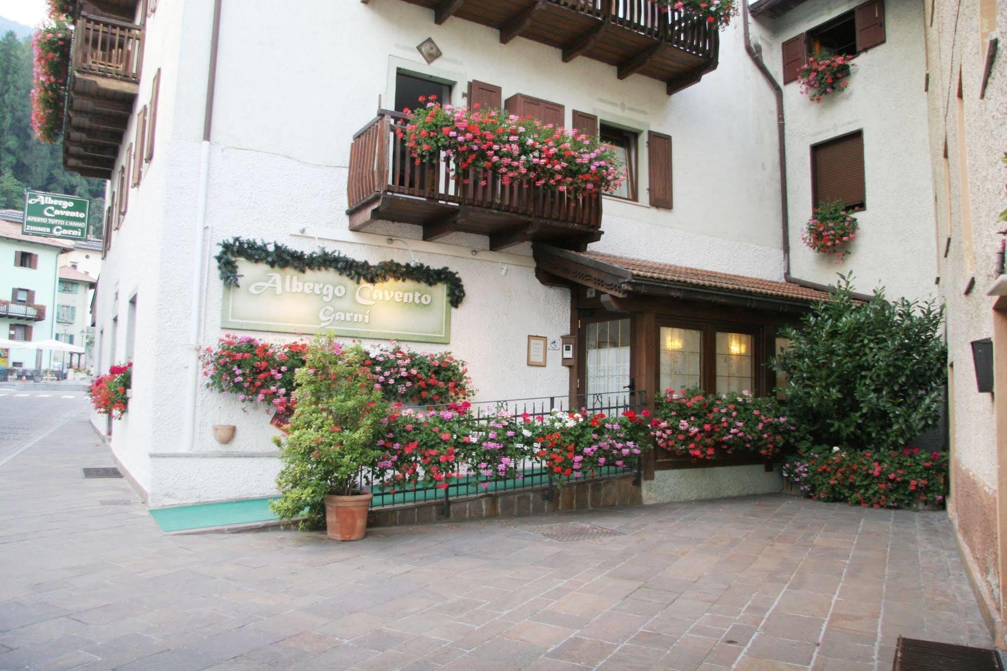 Albergo Garni Cavento Pinzolo Bagian luar foto