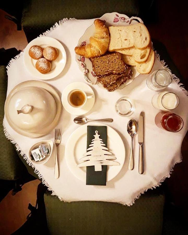 Albergo Garni Cavento Pinzolo Bagian luar foto